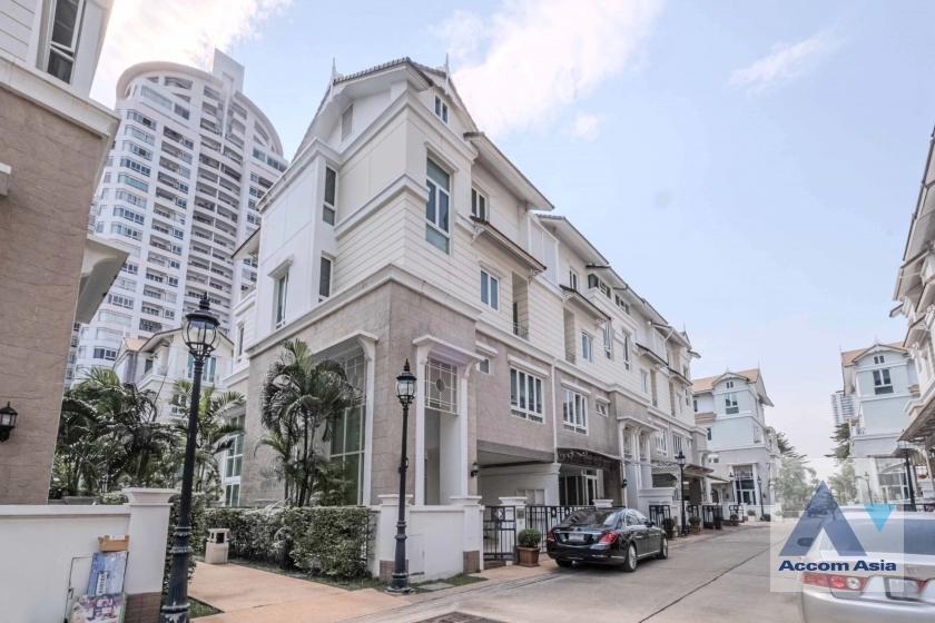 34  4 br House For Rent in charoenkrung ,Bangkok BTS Saphan Taksin AA33524