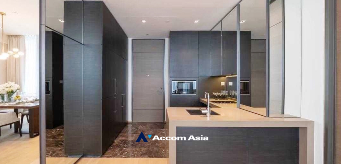  2 Bedrooms  Condominium For Rent in Ploenchit, Bangkok  near BTS Chitlom (AA33544)