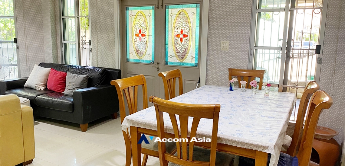  4 Bedrooms  House For Sale in Charoenkrung, Bangkok  (AA33547)