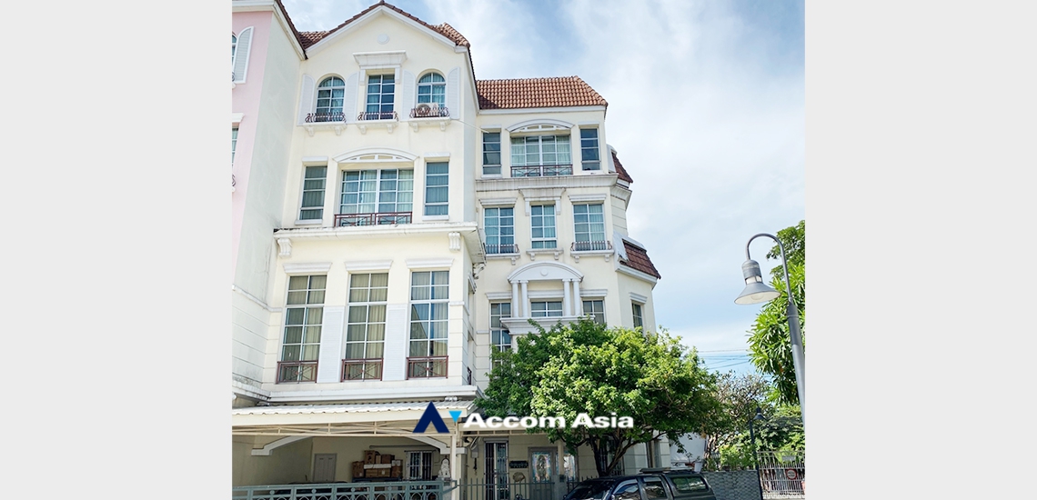  4 Bedrooms  House For Sale in Charoenkrung, Bangkok  (AA33547)