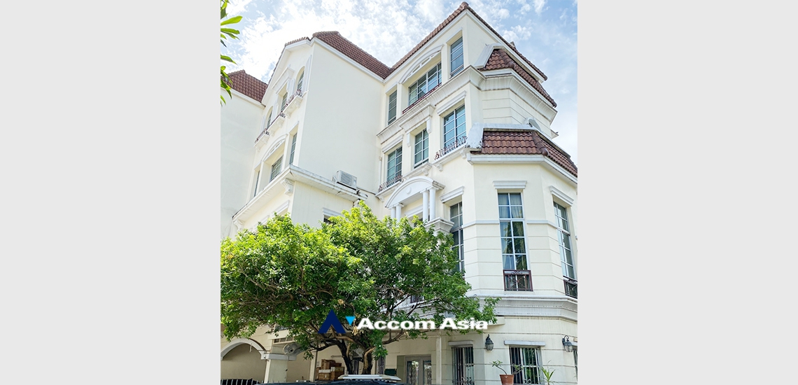  1  4 br House For Sale in Charoenkrung ,Bangkok  at Baan Klang Krung Sathorn-Nuea Tai AA33547