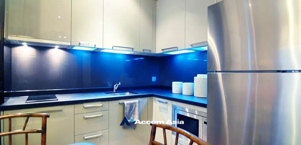  1 Bedroom  Condominium For Sale in Sukhumvit, Bangkok  near BTS Thong Lo (AA33552)