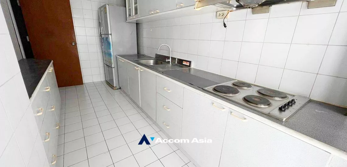  3 Bedrooms  Condominium For Rent in Sukhumvit, Bangkok  near BTS Thong Lo (AA33556)