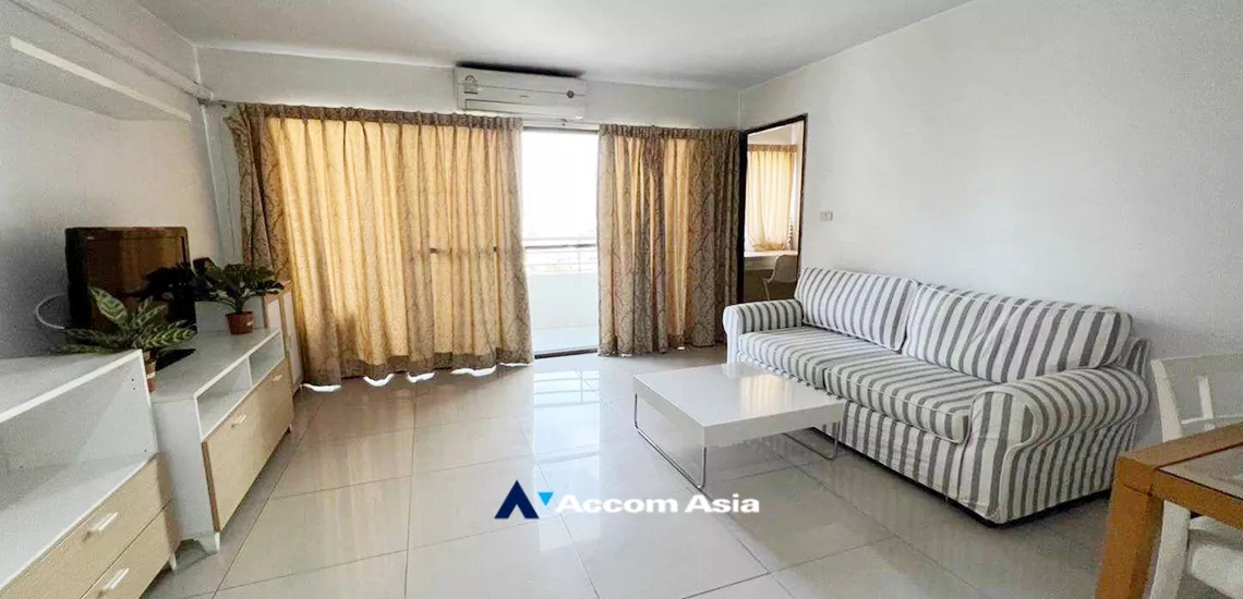  3 Bedrooms  Condominium For Rent in Sukhumvit, Bangkok  near BTS Thong Lo (AA33556)