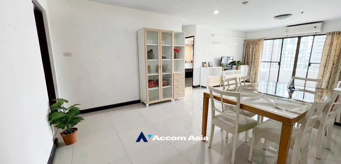  3 Bedrooms  Condominium For Rent in Sukhumvit, Bangkok  near BTS Thong Lo (AA33556)