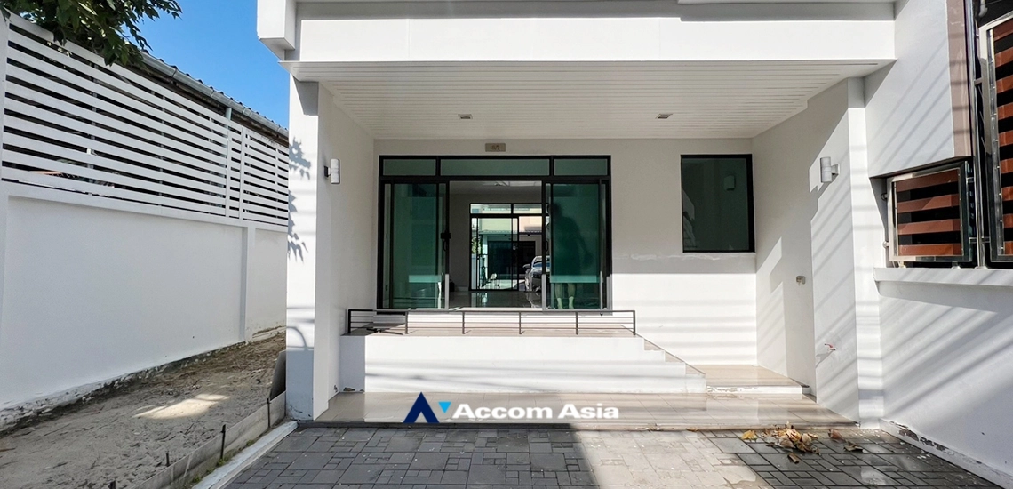  1  3 br Townhouse for rent and sale in Charoenkrung ,Bangkok  at Up town AA33560