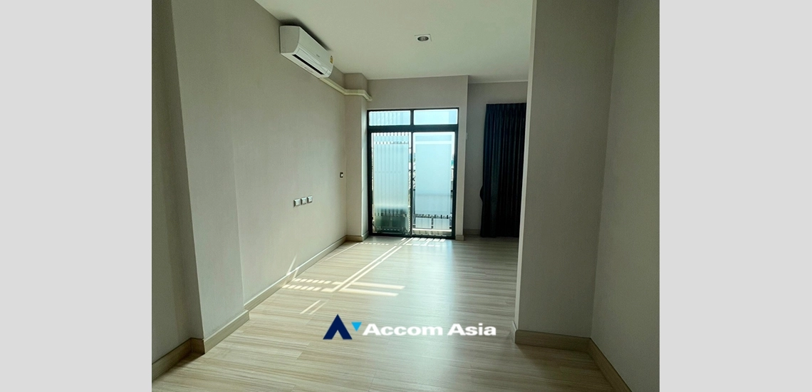 7  3 br Townhouse for rent and sale in Charoenkrung ,Bangkok  at Up town AA33560