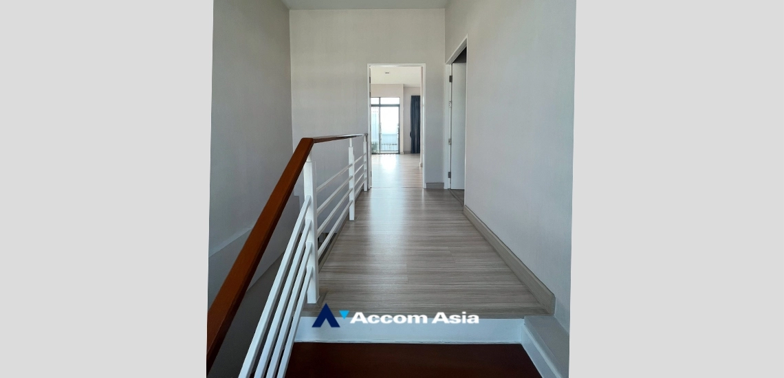 5  3 br Townhouse for rent and sale in Charoenkrung ,Bangkok  at Up town AA33560