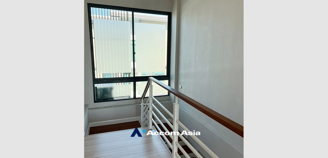 6  3 br Townhouse for rent and sale in Charoenkrung ,Bangkok  at Up town AA33560