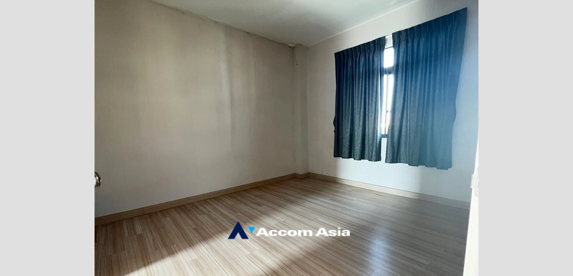 11  3 br Townhouse for rent and sale in Charoenkrung ,Bangkok  at Up town AA33560