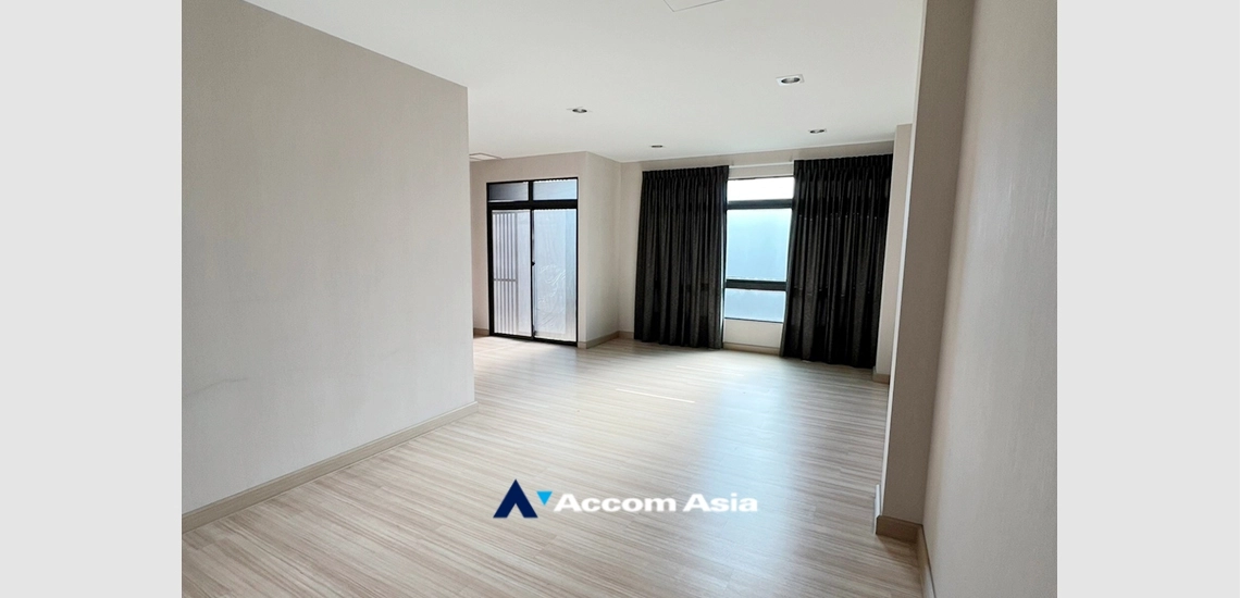 10  3 br Townhouse for rent and sale in Charoenkrung ,Bangkok  at Up town AA33560