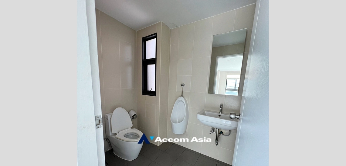 19  3 br Townhouse for rent and sale in Charoenkrung ,Bangkok  at Up town AA33560