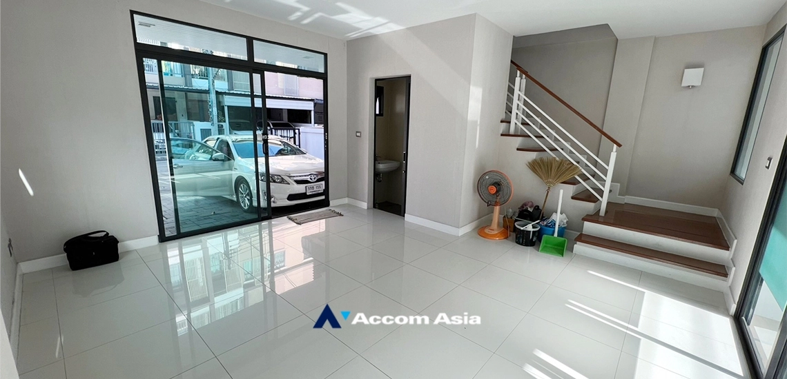  1  3 br Townhouse for rent and sale in Charoenkrung ,Bangkok  at Up town AA33560