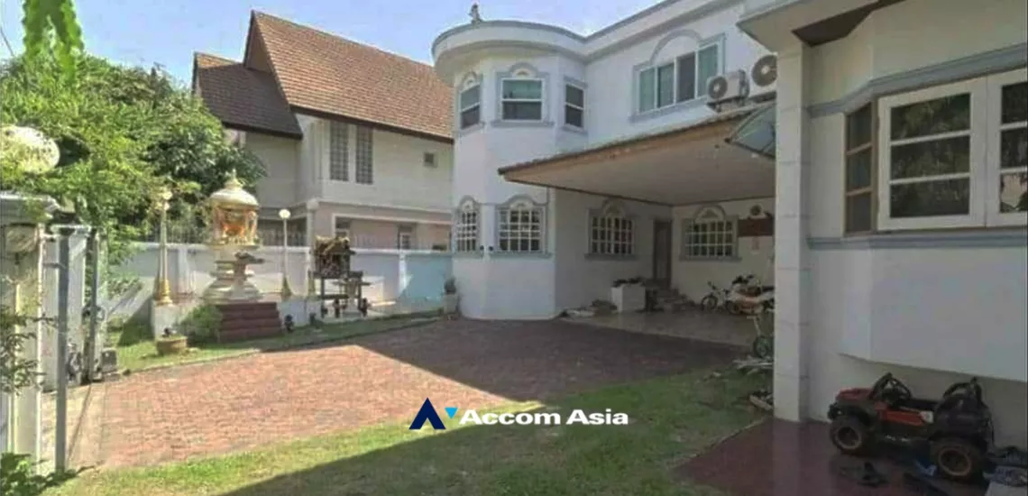  1  5 br House For Sale in Bang Na ,Bangkok BTS Bang Na AA33577