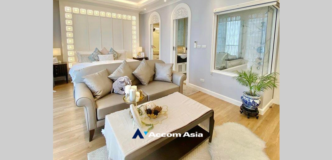 Corner Unit |  2 Bedrooms  Condominium For Rent & Sale in Sukhumvit, Bangkok  near BTS Phrom Phong (AA33632)