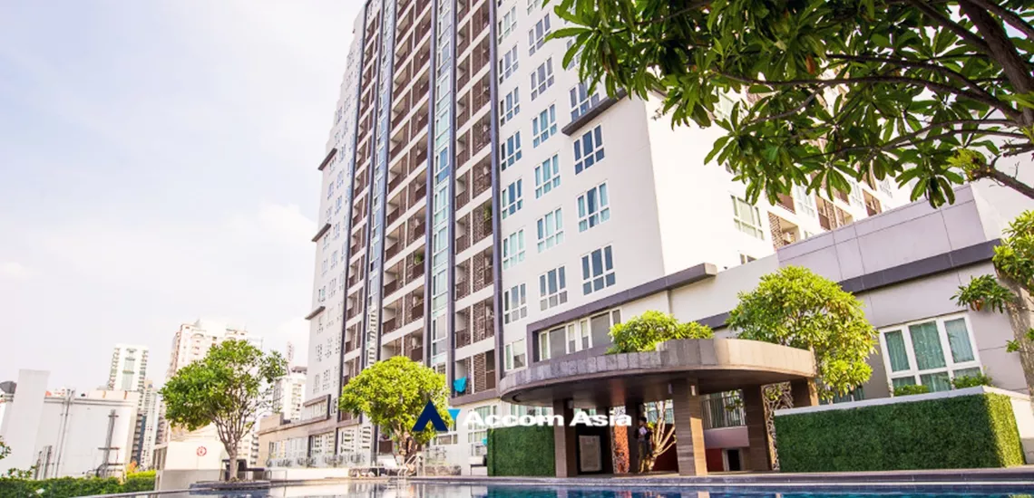 15 Sukhumvit Residences