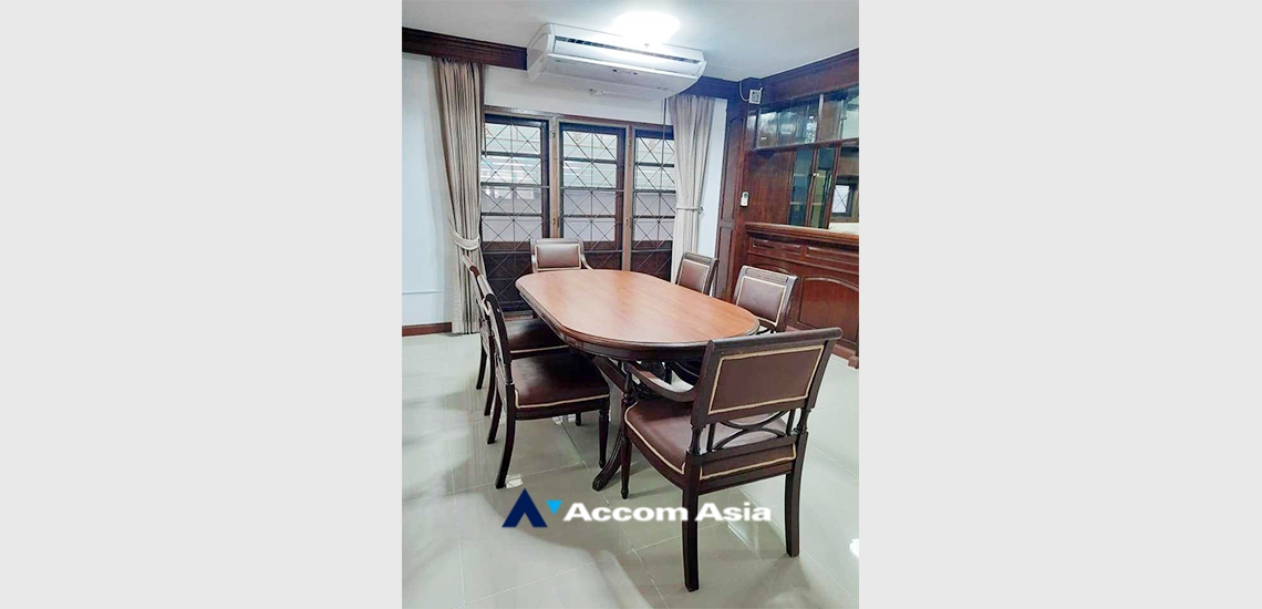 5  5 br House For Rent in Ratchadaphisek ,Bangkok MRT Sutthisan AA33661