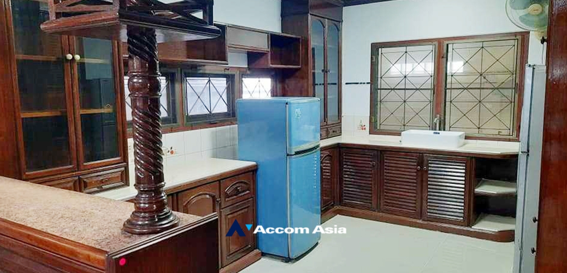 4  5 br House For Rent in Ratchadaphisek ,Bangkok MRT Sutthisan AA33661