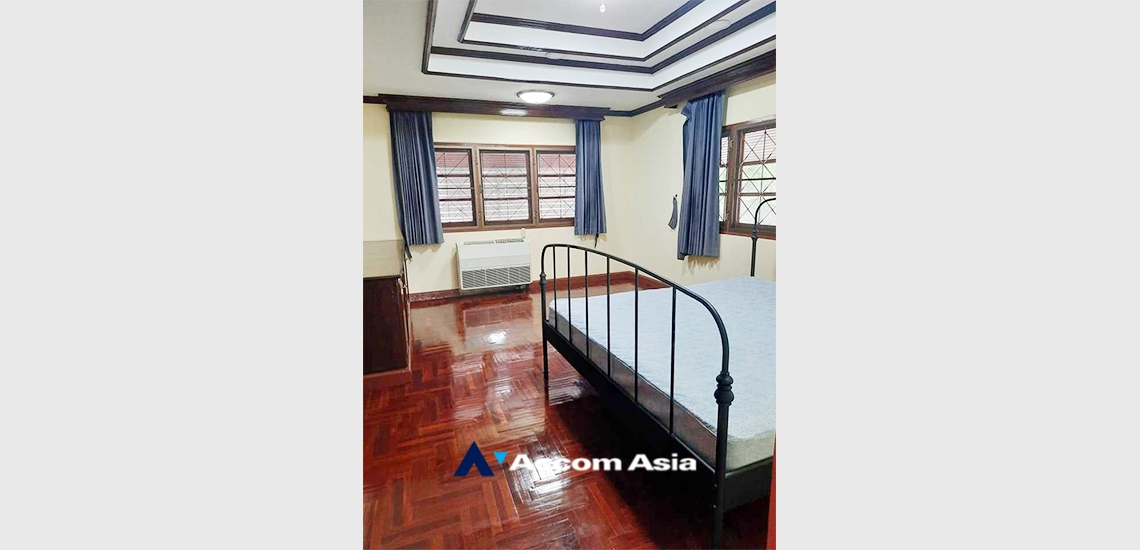 11  5 br House For Rent in Ratchadaphisek ,Bangkok MRT Sutthisan AA33661