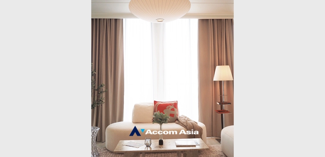  2 Bedrooms  Condominium For Sale in Ploenchit, Bangkok  near BTS Ploenchit (AA33669)