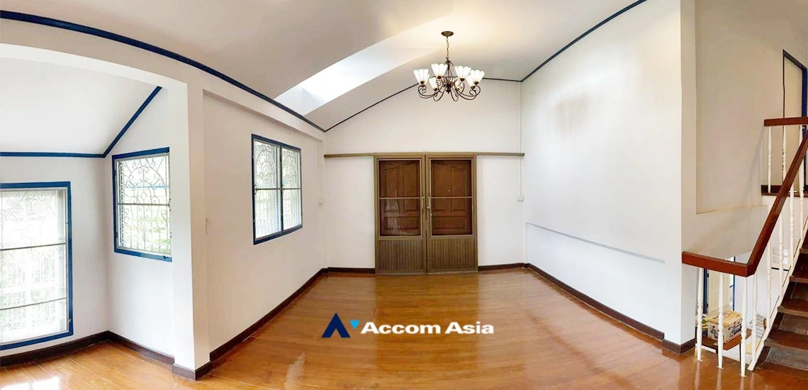 6  3 br House For Rent in charoennakorn ,Bangkok BTS Krung Thon Buri AA33679