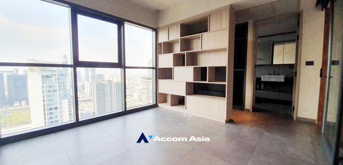 Double High Ceiling, Duplex Condo |  3 Bedrooms  Condominium For Rent & Sale in Sukhumvit, Bangkok  near MRT Phetchaburi (AA33688)