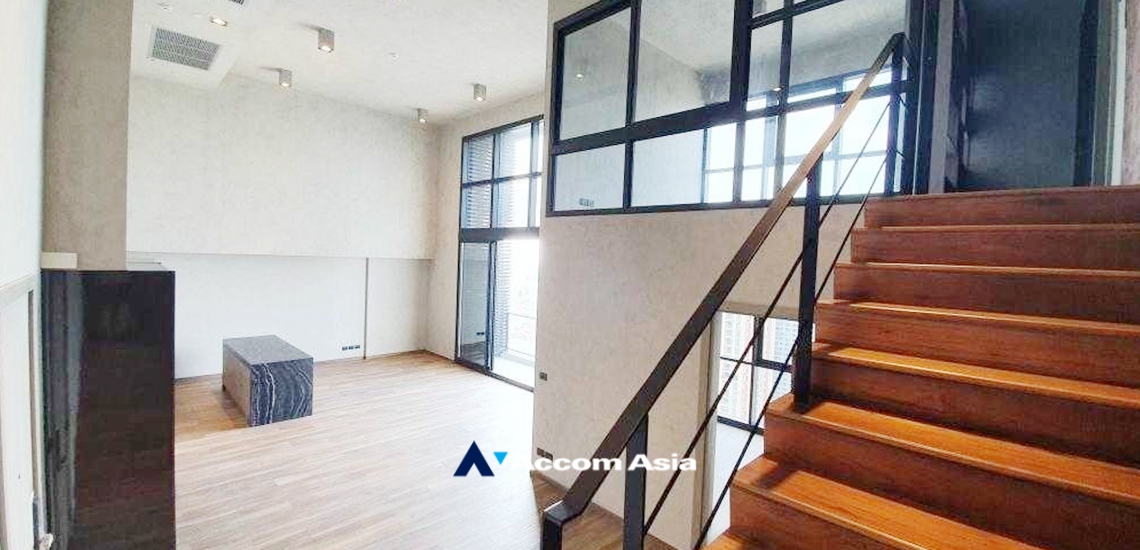 Double High Ceiling, Duplex Condo |  3 Bedrooms  Condominium For Rent & Sale in Sukhumvit, Bangkok  near MRT Phetchaburi (AA33688)