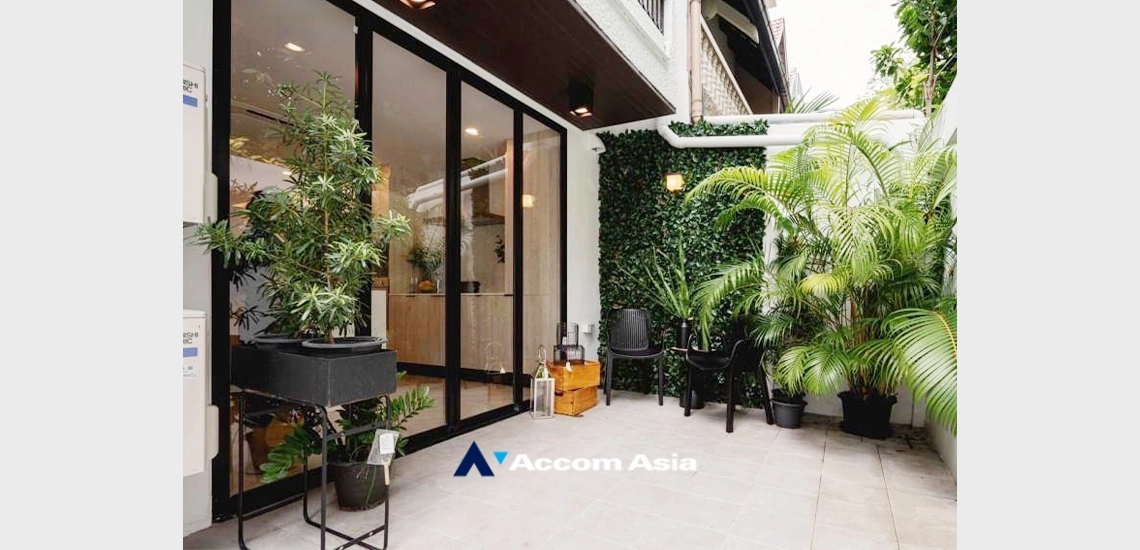 17  3 br Townhouse For Rent in Sukhumvit ,Bangkok BTS Phrom Phong AA33786