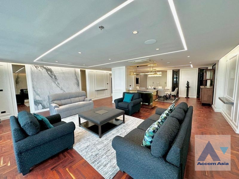 Big Balcony |  3 Bedrooms  Condominium For Rent in Sukhumvit, Bangkok  near BTS Nana (AA33800)