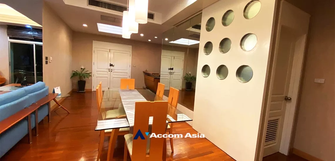  2 Bedrooms  Condominium For Rent in Ploenchit, Bangkok  near BTS Chitlom (AA33814)