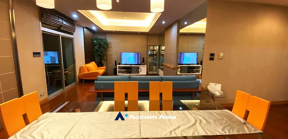  2 Bedrooms  Condominium For Rent in Ploenchit, Bangkok  near BTS Chitlom (AA33814)