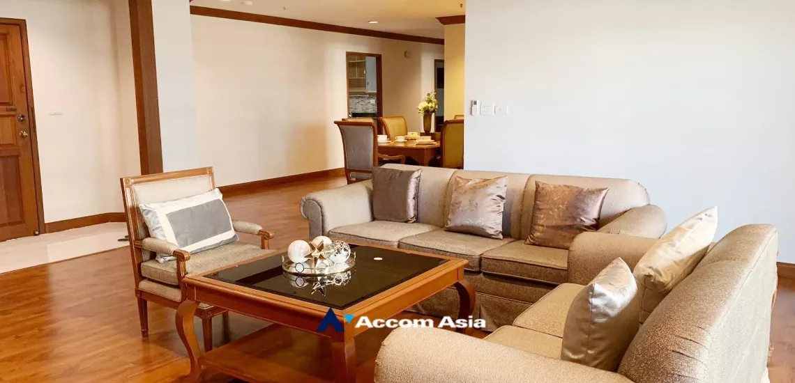  3 Bedrooms  Apartment For Rent in Sukhumvit, Bangkok  near BTS Asok - MRT Sukhumvit (AA33841)