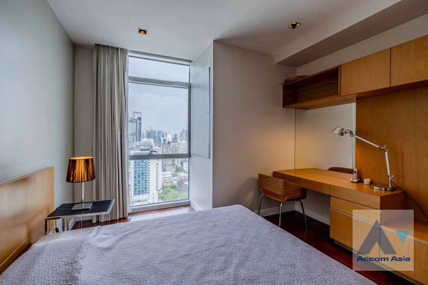 24  3 br Condominium For Rent in Ploenchit ,Bangkok BTS Ploenchit at Athenee Residence AA33845