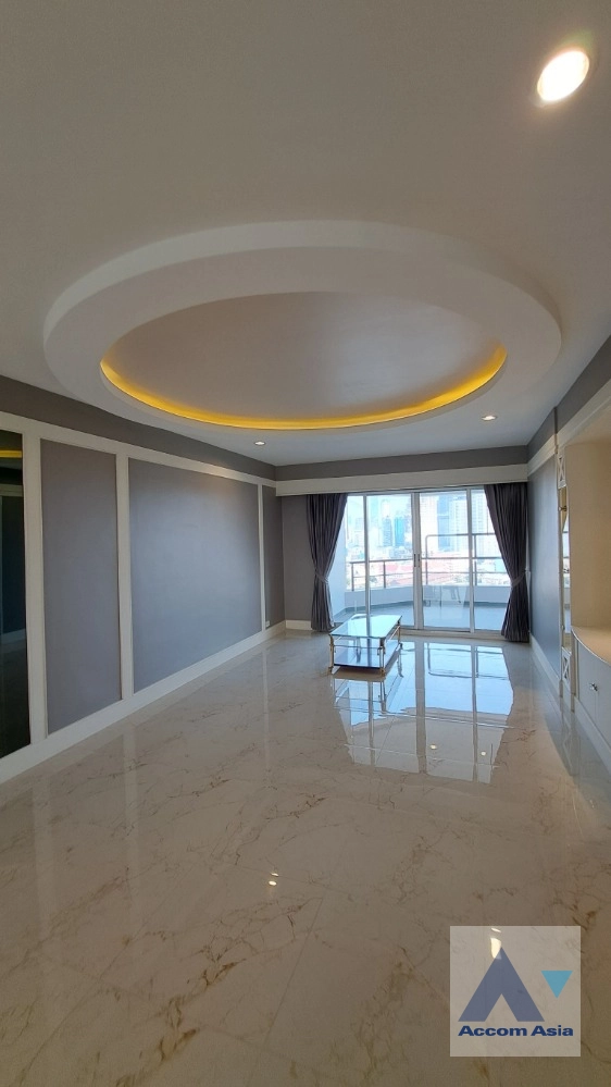 6  4 br Condominium For Rent in Charoen Nakhon ,Bangkok BTS Krung Thon Buri at Saichol Mansion AA33852