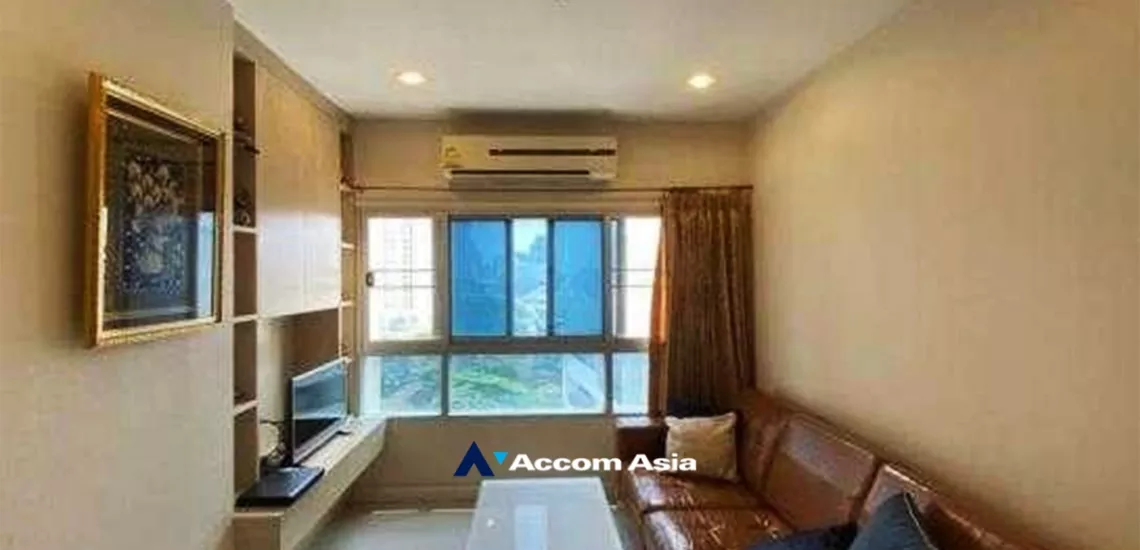  1  2 br Condominium For Sale in Charoen Nakhon ,Bangkok BTS Krung Thon Buri at Q House Condo Sathon AA33909