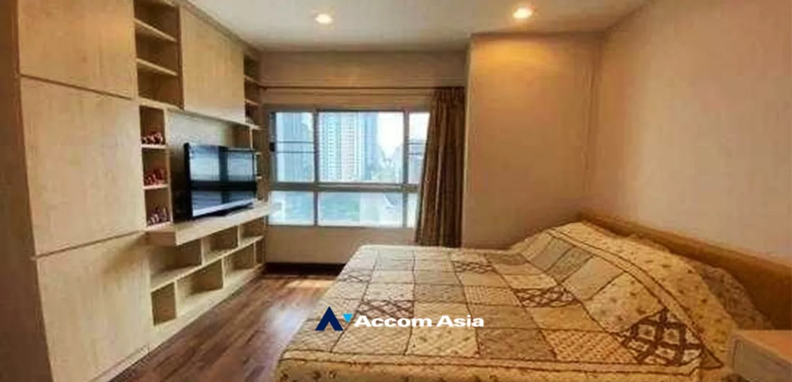 9  2 br Condominium For Sale in Charoen Nakhon ,Bangkok BTS Krung Thon Buri at Q House Condo Sathon AA33909