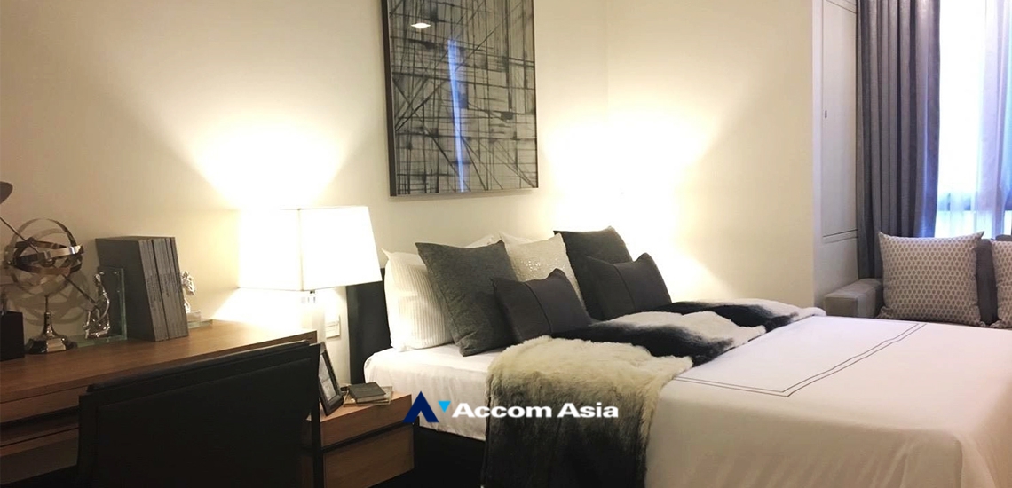  2 Bedrooms  Condominium For Rent & Sale in Ploenchit, Bangkok  near BTS Ploenchit (AA33919)