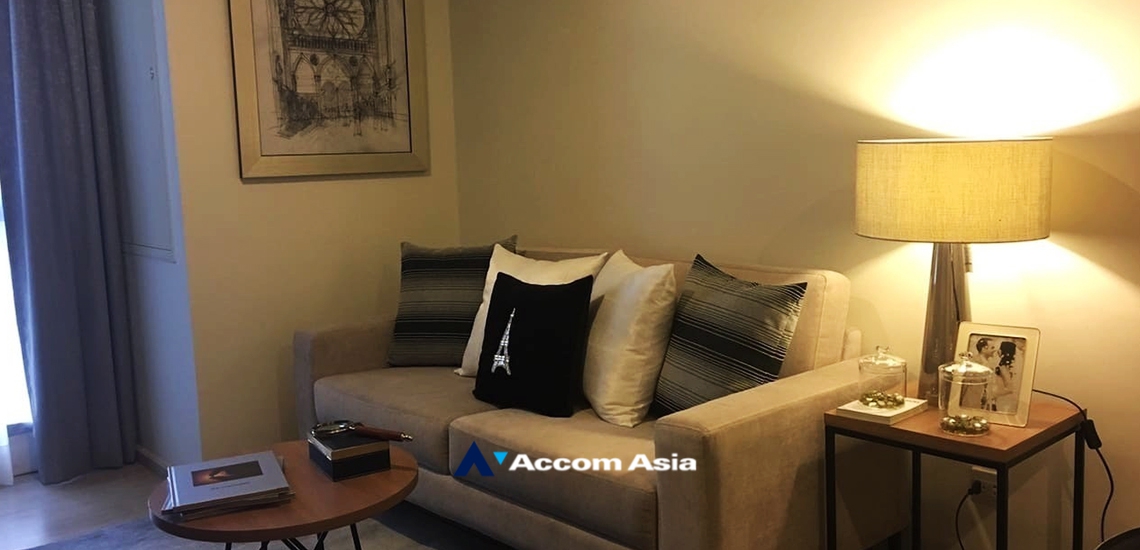  2 Bedrooms  Condominium For Rent & Sale in Ploenchit, Bangkok  near BTS Ploenchit (AA33919)