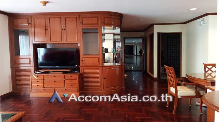  3 Bedrooms  Condominium For Rent in Sukhumvit, Bangkok  near BTS Phrom Phong (24814)