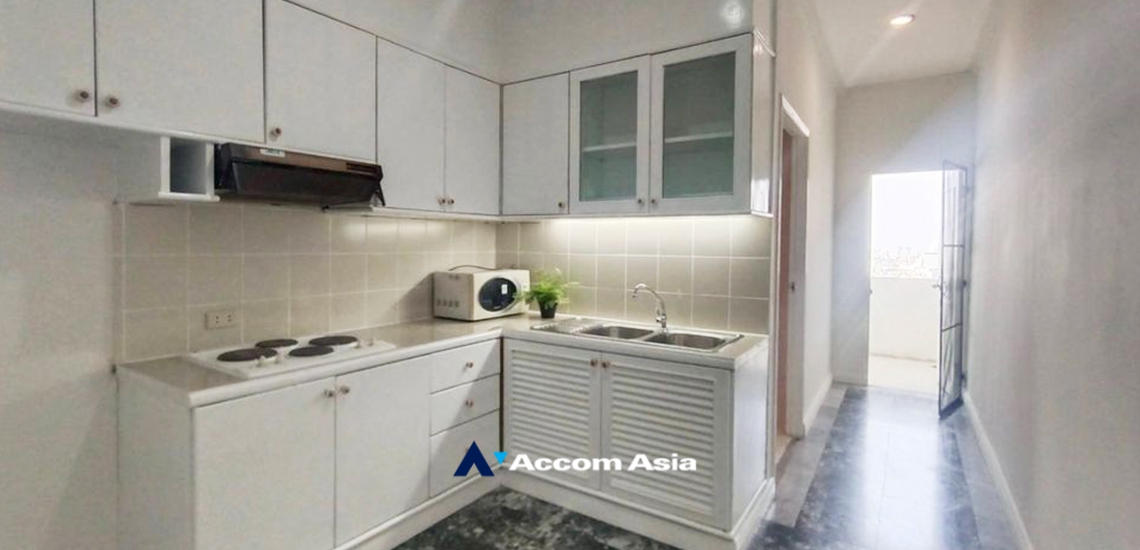 Pet friendly |  2 Bedrooms  Condominium For Rent in Sukhumvit, Bangkok  near BTS Thong Lo (AA34015)