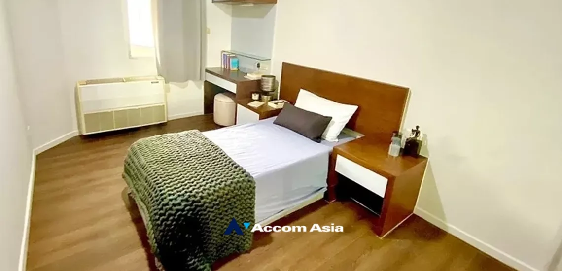 7  3 br Condominium For Sale in Sathorn ,Bangkok BRT Wat Dan at SV City Condominium AA34063