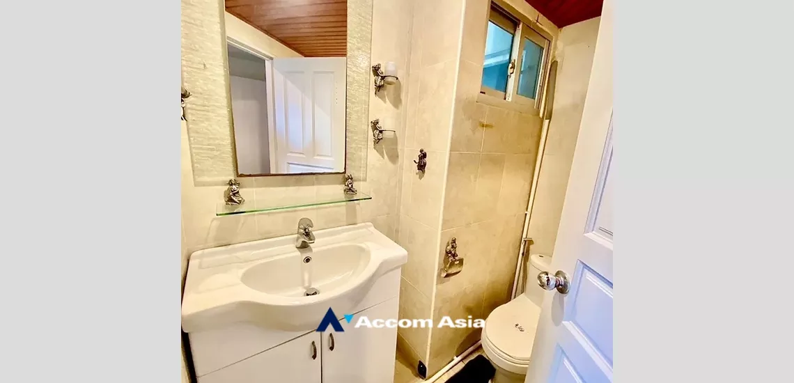 9  3 br Condominium For Sale in Sathorn ,Bangkok BRT Wat Dan at SV City Condominium AA34063