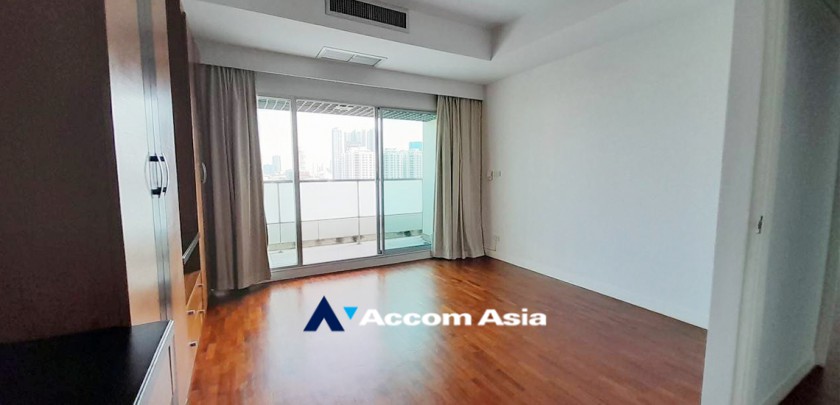  2 Bedrooms  Condominium For Rent & Sale in Charoenkrung, Bangkok  near BRT Thanon Chan (24831)