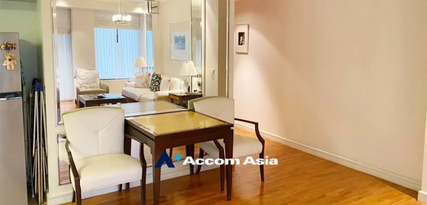  1 Bedroom  Condominium For Rent in Ploenchit, Bangkok  near BTS Chitlom (24835)