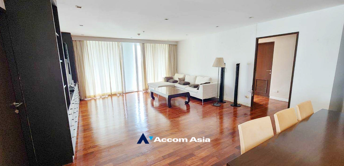  3 Bedrooms  Condominium For Rent in Ploenchit, Bangkok  near BTS Chitlom (AA34175)