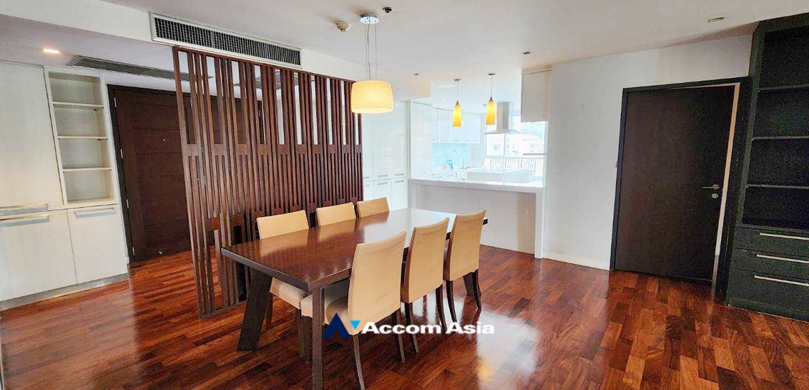  3 Bedrooms  Condominium For Rent in Ploenchit, Bangkok  near BTS Chitlom (AA34175)