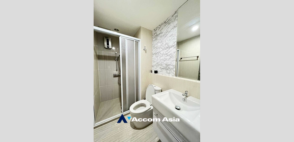 6  2 br Condominium For Sale in Ratchadapisek ,Bangkok MRT Huai Khwang at Life Ratchadapisek AA34181