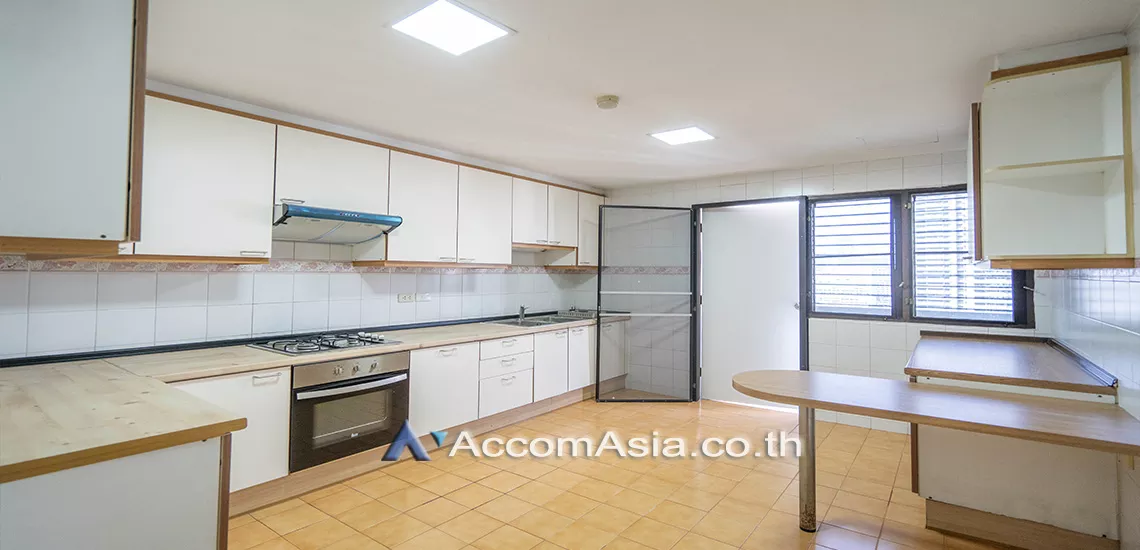 Pet friendly |  2 Bedrooms  Apartment For Rent in Sukhumvit, Bangkok  near BTS Nana - MRT Sukhumvit (2025201)