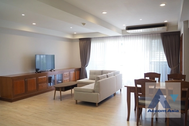  2 Bedrooms  Apartment For Rent in Ploenchit, Bangkok  near BTS Ploenchit (AA34258)