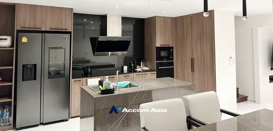 4  2 br Townhouse For Rent in Sathorn ,Bangkok BRT Nararam 3 AA34274